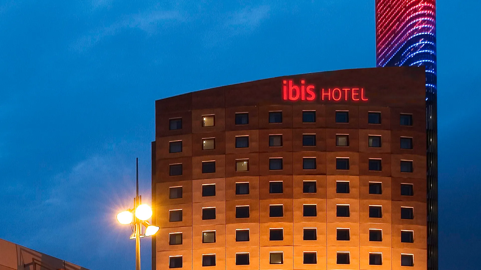 Ibis Barcelona Meridiana 2*,