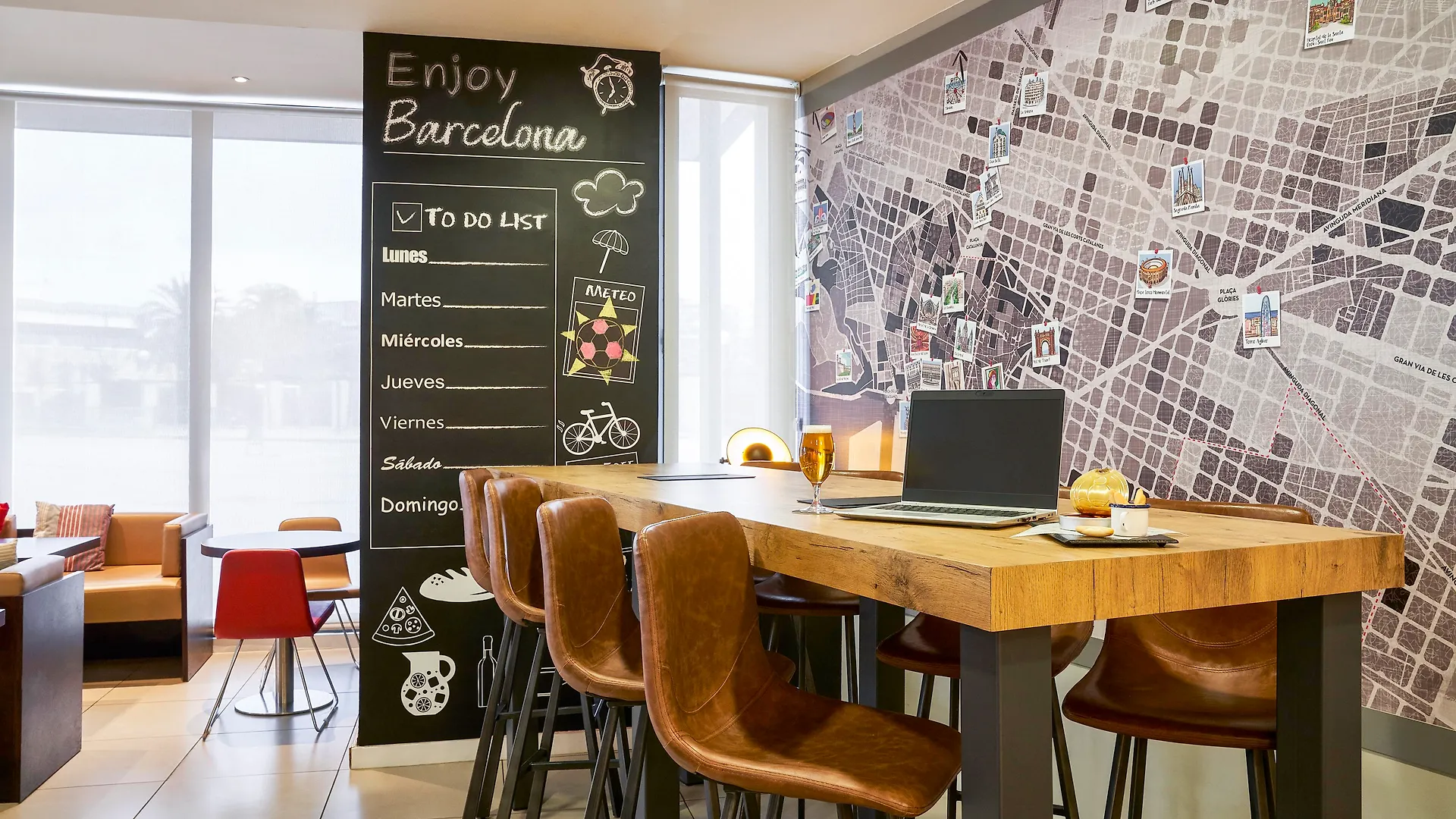 Ibis Barcelona Meridiana 2*,
